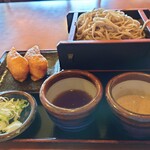 Sushimen Dokoro Daikyou - 到着した「Gランチ 二色つゆ二色盛りそばセット」