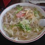 塩苅食堂 - もつ野菜ラーメン