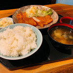 居食や 一本道 - ロースカツ定食