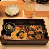 個室会席 北大路 新宿茶寮 - 前菜の木箱