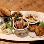 餃子とスパークリング バブルス - おばんざいセット