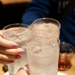 餃子とスパークリング バブルス - ジャパニーズジン翠で乾杯♪