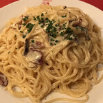 銀座イタリー亭 - 濃厚カルボナーラソースがパスタに絡み、ボリュームたっぷり！！