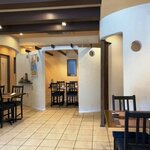 ケダーナス - インドっぽさ０の店内！