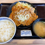 Yoshinoya - 期間限定・ニンニク味噌豚定食