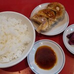 中華亭 - ライス 200円    餃子３個 300円