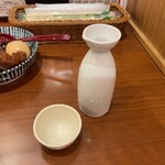 肉豆冨とレモンサワー 大衆食堂 安べゑ - 徳利小(燗)328円