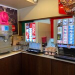 伊太利亭 - 店内（座席より右まわり）➡ドリンクバー