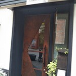 聖兆 - 昔､京急蒲田のアーケード内にあって高級人気店だった
      中華料理店【聖兆】さん…
      再開発の後コチラにお店を移されて構えられたようです