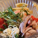 グル グル シロヘビ ヌードル - 