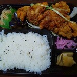 Mamizu Kicchin Obentou Mura - 日替わりの鶏のスパイシーハーブ塩から揚げ