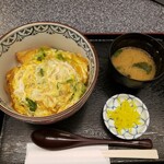 さがの - かつ丼880円。