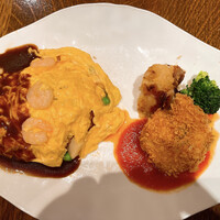 グリル満天星 麻布十番 新宿店 - 蟹クリームコロッケ
                    オムレツライス　デミグラス