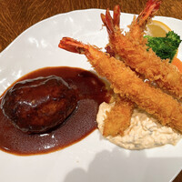グリル満天星 麻布十番 新宿店 - 海老フライ
                      ハンバーグステーキデミグラス
