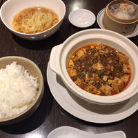 中国料理 豪華 - 麻婆定食(1,760円)の麻婆豆腐、白飯、汁そば、蒸し天心二種