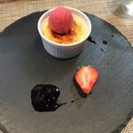 レストランカフェ　メリメロ - ハンバーグコース　2000円
デザート　フランボワーズのシャーベットとクリームブリュレ