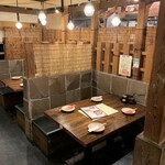 Jitokko Kumiai - 個室感のあるテーブル席です。