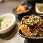 大衆炭火焼肉ジンギスカン ホルモン酒場 風土. - すじにこみ