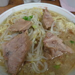 ラーメン二郎 - 可愛い豚が4個(^^♪