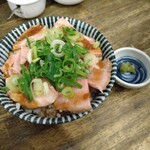 岡本商店 - セットのレアチャーシュー丼