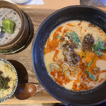 鶴亀飯店 - 坦々麺