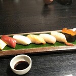 寿し芳 - 中寿司。