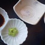 Fukufukutei - 辛子+塩で。山葵+醤油で。食べ比べる！