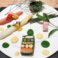 銀座 大石 - 八寸（野菜のゼリー寄せ、青森のサクラマスのマリネ・燻製、ホワイトアスパラガス）