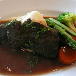 オシノ - メイン　牛頬肉の赤ワインソース煮