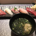 Uo tora sushi - 三崎五貫にぎり１７７０円。中トロ、ヒラメ、鯵、ほうぼう、赤身の盛り合わせです。鯵と赤身が特に良かったです（╹◡╹）