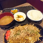 徳兵衛 - 焼きそば定食(780円)ミニかき氷付き