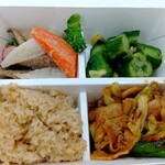 パリヤ - DELI BOX(弁当) 1,242円 ♪