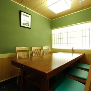 個室で御宴会ご接待に大変喜ばれております。