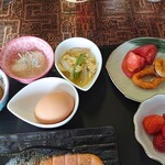 京ちゃん家の朝ごはん - 数々の小鉢