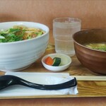 小さな食堂 ヒロ - カツ丼 (税込)500円 ※正面 (2021.05.14)