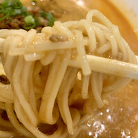 後楽園飯店 - 麺は細麺