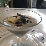 ア・タ・ゴール - トリュフの冷製ポタージュ