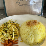 nandi - ご飯大盛り　カレー風味のアチャールもぴったり