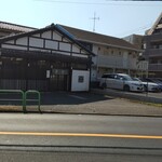 民芸そば 仁作 - 駐車場完備