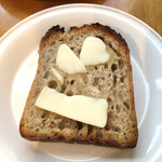 VANER - サワードウサンドウィッチローフ、発酵バターで。