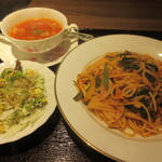 ビストロ 龍王 - ピリ辛ヤチェパスタセット850円