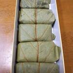 Izasa Nakatani Hompo - 柿の葉寿司(鯖×3、鮭×3)