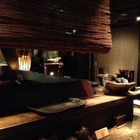 十二社通り 地鶏焼とりや - 店内はいい雰囲気。