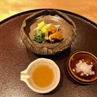 馳走 啐啄一十  - 渡り蟹の身と内子 土佐酢と地中海の塩で