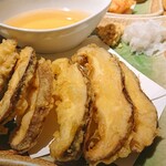 炭火焼鳥と水炊き 五郎一 - しいたけの天ぷら