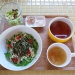 ブロッケン カフェ&フィールド - ポギボウルランチ