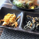 Hakata Shunsai Sengyo Ajito - ◆副菜の「人参とお揚げの煮物」「粗めの煮物」・・どちらもいいお味。