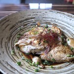 Hakata Shunsai Sengyo Ajito - ◆鯛のあら炊き・・立派な鯛の兜が、美味しそう。