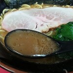 横浜ラーメン 田上家 - パンチの効いたスープ