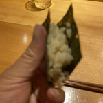 すし 喜邑 - 復元浅草海苔を使ったシャリ巻き